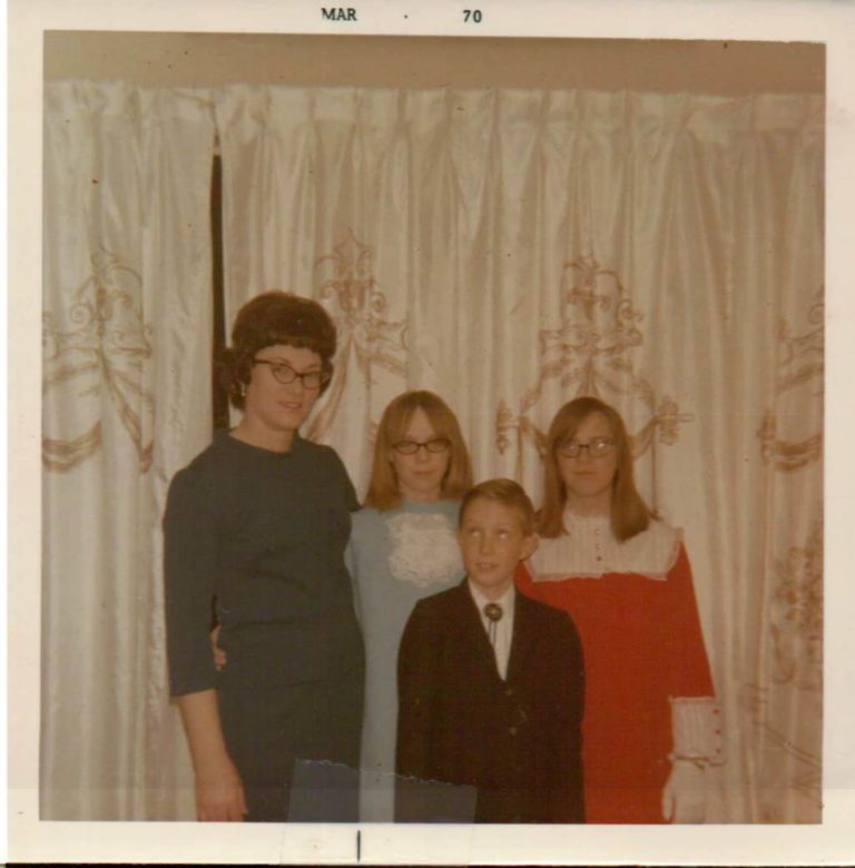 1968-12-06 Mom and Papa John's wedding
