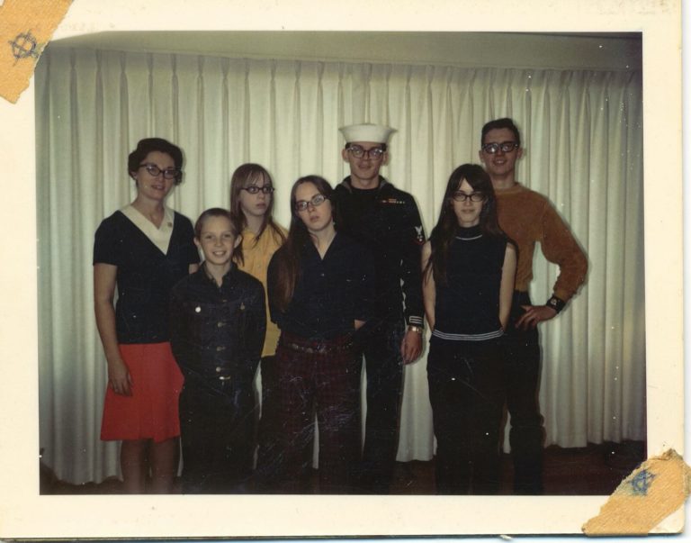 1969 Nana, Eddie, Cindy, Pam, Tony, Elaine, Larry