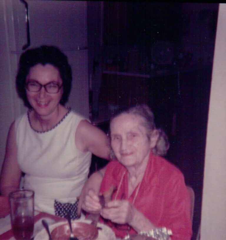 1977-05-07 Nana and Grandma Hassey